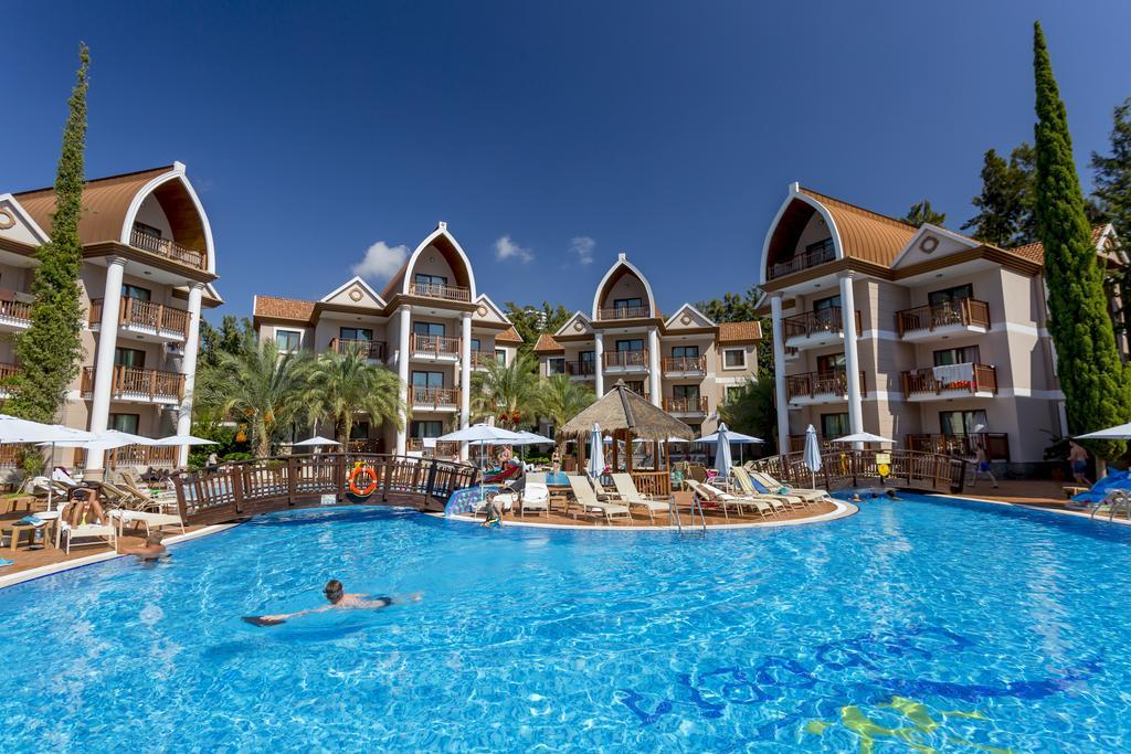 Club Dem Spa & Resort Hotel โคนัคคลึ ภายนอก รูปภาพ