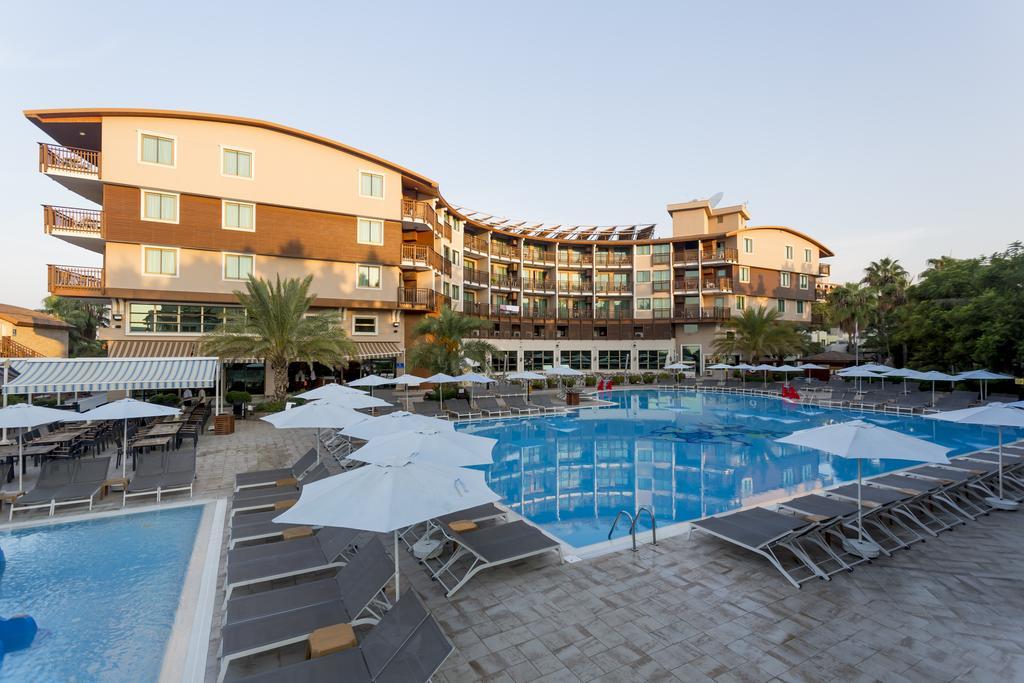 Club Dem Spa & Resort Hotel โคนัคคลึ ภายนอก รูปภาพ